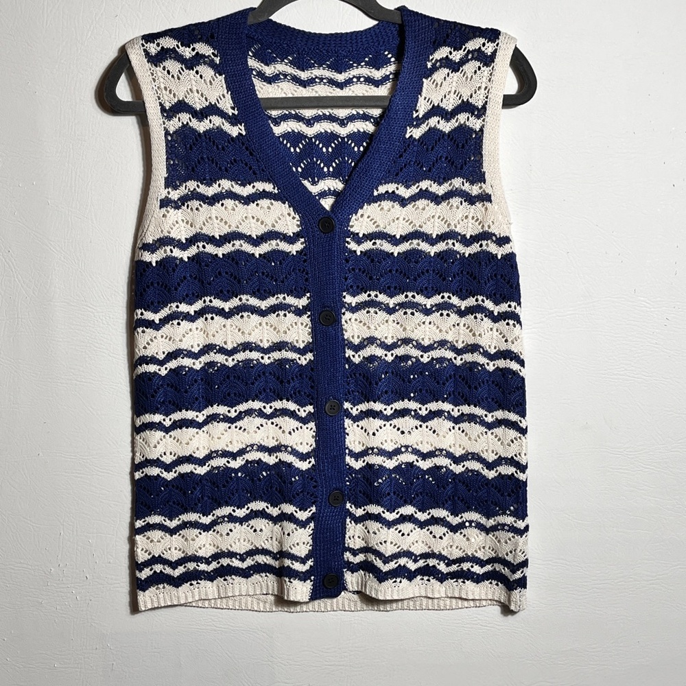 Selfie Leslie Maysah Navy and White Knit Button Up Vest